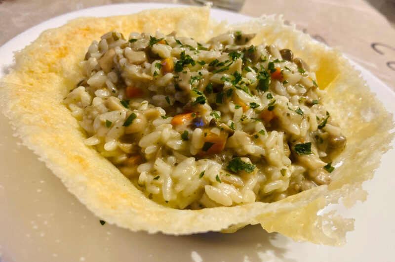 Risotto ai Funghi su cestino di grana