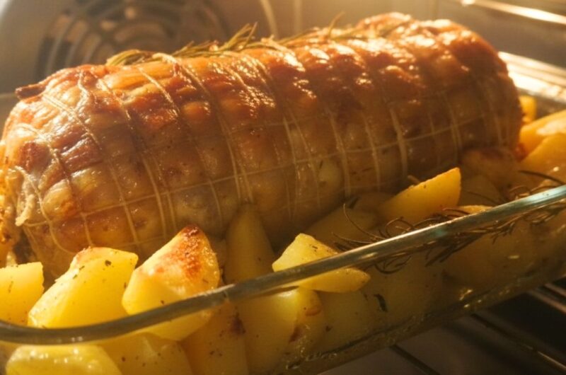 Arrosto di Faraona ripiena di Salsiccia, Radicchio e Speck